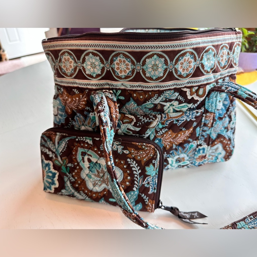 Vera Bradley💙💙 Double Handle Cotton Quilted Shoulder Bag and zipper wallet set!!